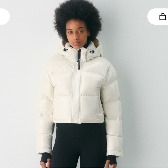 Aritzia Jackets & Blazers - Aritzia Super Puff Xshorty Jacket birch hi gloss